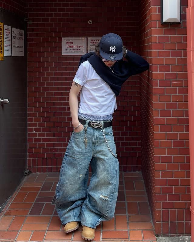 Why Baggy Jeans Rule Streetwear Worldwide