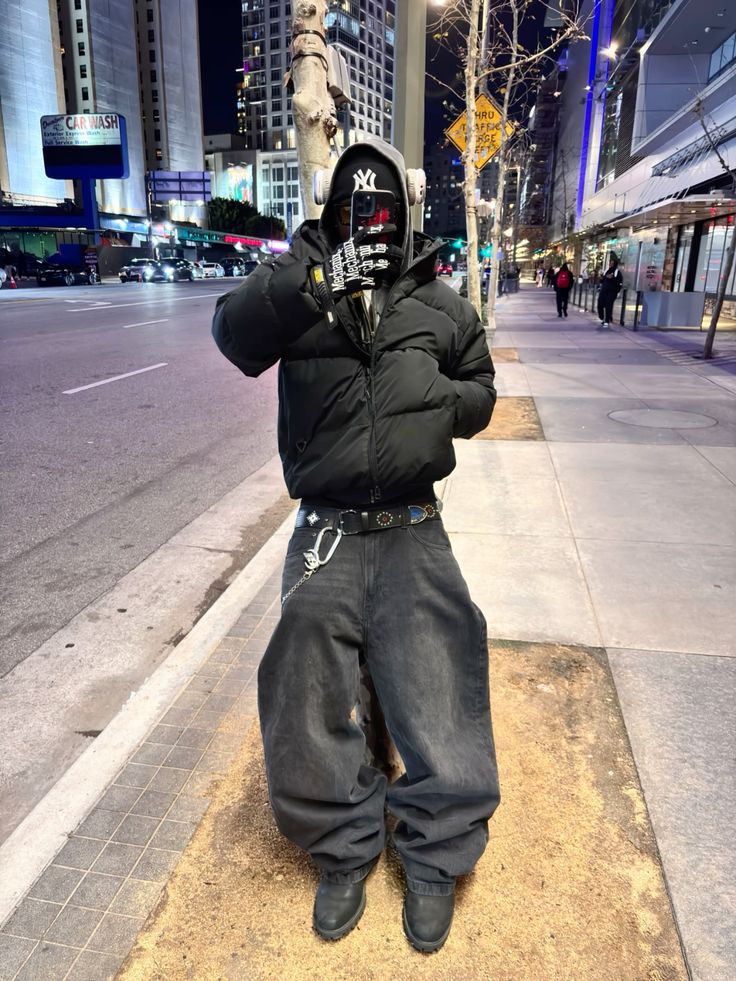 2. Wide-Leg Wonders: Maximum Comfort, Maximum Style