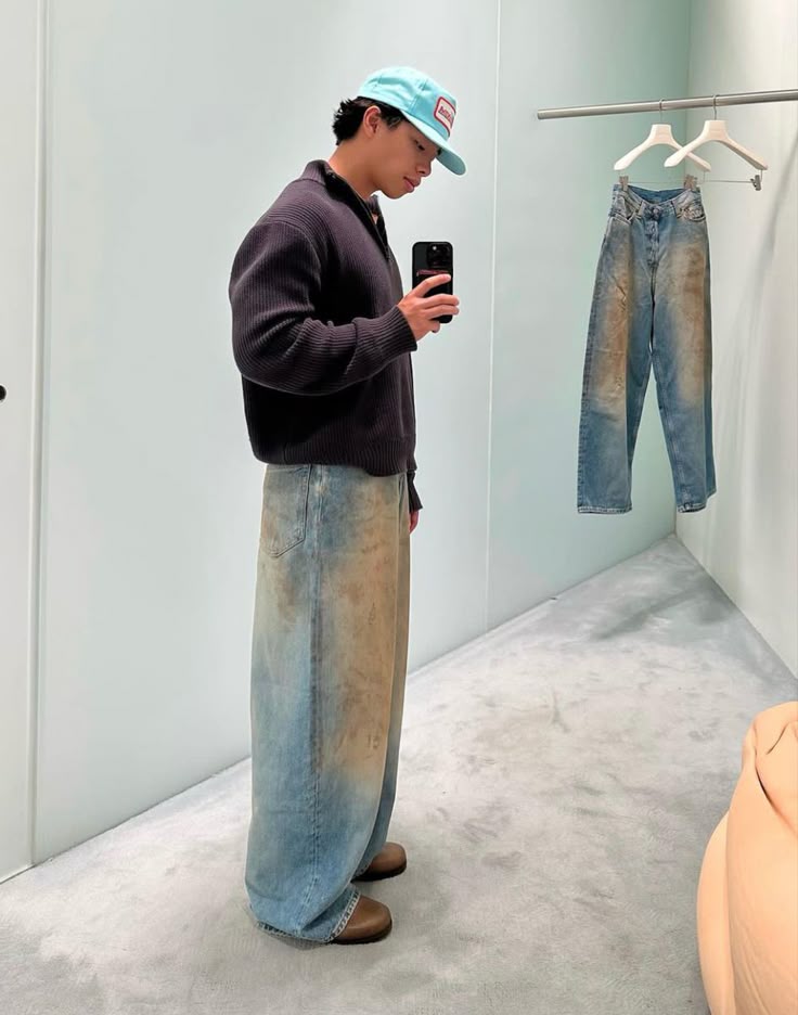 Why Baggy Jeans Are Trending Again